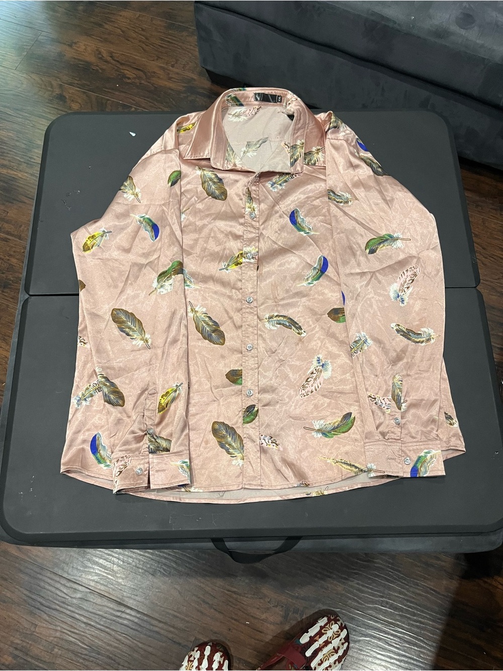 Men's Pink Feather-Print Dress Shirt